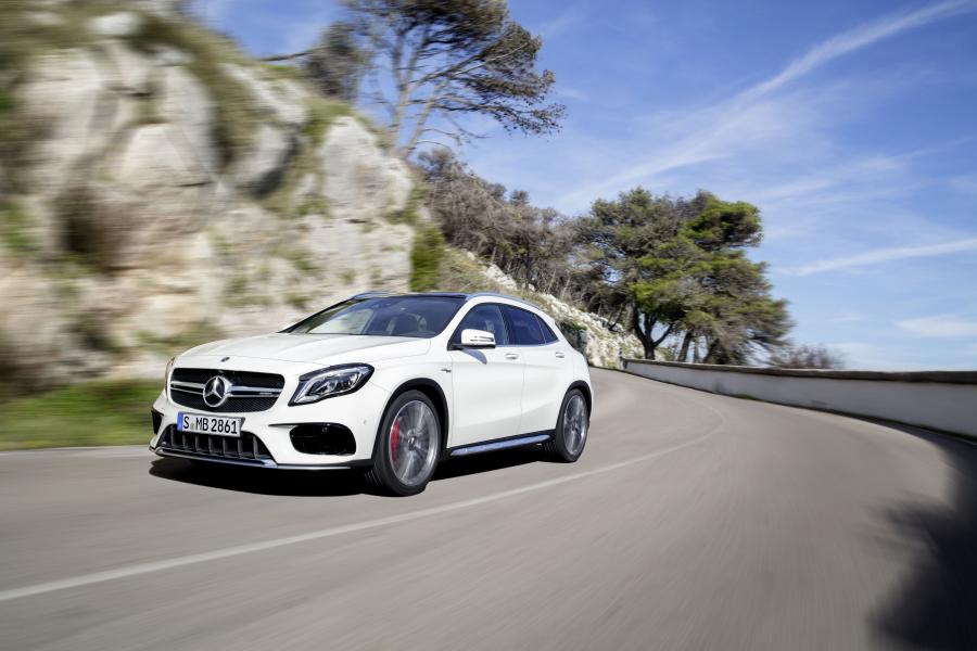  Mercedes-AMG GLA45 4Matic 2017 года  (WW) (фото 5 из 40)